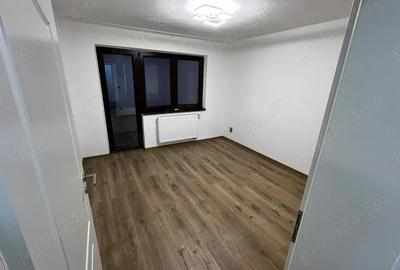 Apartament cu 3 camere decomandat în Govândari