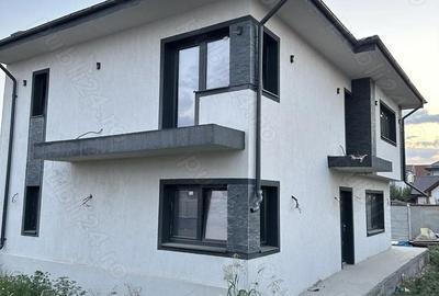 Casă cu Teren 288 Mp în Central - 2