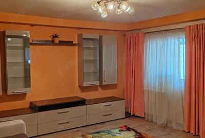 Ofer spre inchiriere apartament cu trei camere confort 1 - 4