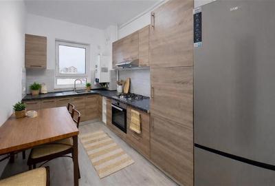 Apartament cu 2 camere decomandat, mobilat în Tractorul - 2