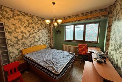 Apartament cu 3 camere semidecomandat în Gorjului - 1