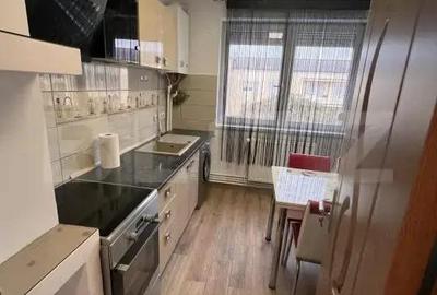 Apartament cu 2 camere semidecomandat, mobilat în Central