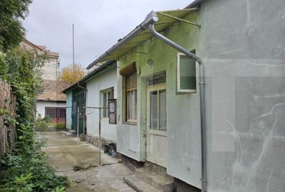 Casă cu 3 camere cu Teren 863 Mp în Central - 2