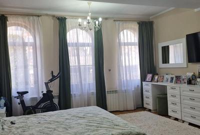 Casă cu 4 camere cu Canalizare în Central - 5