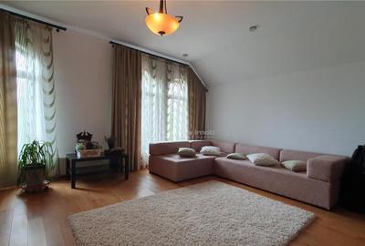 Casă cu 5 camere cu Teren 1000 Mp în Central