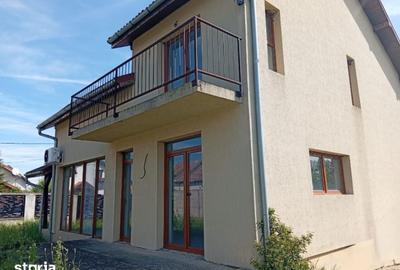 Casă cu 4 camere cu Teren 468 Mp în Central