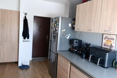 Apartament cu 3 camere semidecomandat, mobilat în Florești - 8