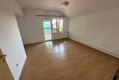 Casă cu Teren 400 Mp în Central - 3