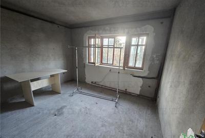 Vila spatioasa 11 camere la gri in centru Pitesti - 9