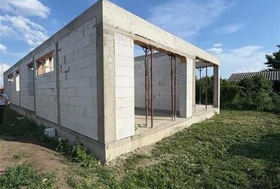 Casă individuală cu 4 camere în Santăul Mic
