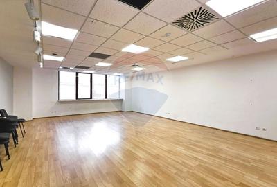 Birou, de 60 mp, în Central - 9