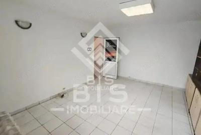 Apartament 3 camere - parter - pretabil ca si spatiu comercial Apartament 3 camere - parter - pretabil ca si spatiu comercial - 3