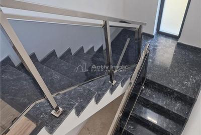 Casă cu 4 camere în Ungureni - 1