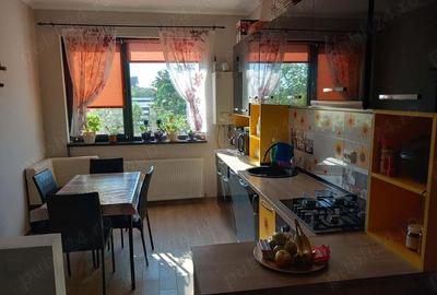 Camera,garsoniera de inchiriat in casa duplex - 10