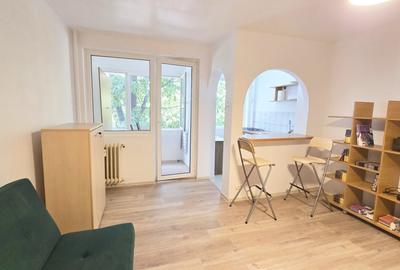 Garsonieră decomandată, mobilată în Dristor