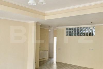 Apartament cu 4 camere semidecomandat, mobilat în Central - 2