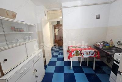 Apartament cu 3 camere decomandat în Central - 1