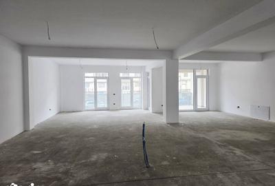 Spațiu comercial, de 244 mp, în Nufărul - 5