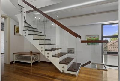 Vila clasică cu piscină și teren generos, într-un cadru verde, zona Băneasa - 9