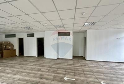 Spațiu comercial, de 220 mp, în Central - 8