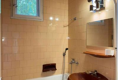 Casă cu 5 camere cu Canalizare în Central - 13