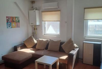Apartament cu 3 camere decomandat în Central - 2