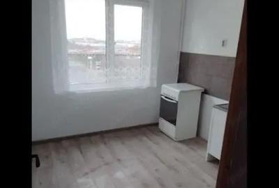 Garsonieră decomandată în Astra - 4