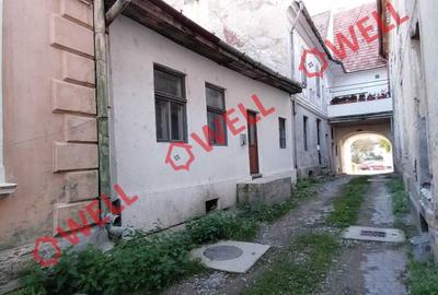 De vânzare casă în Târgu Secuiesc, pe Curtea 41! - 2