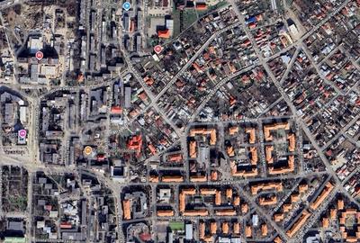 Casă individuală cu 8 camere cu Canalizare în Central - 2