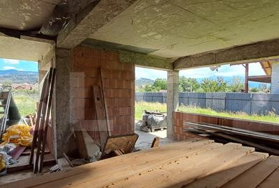 Casă cu 4 camere cu Canalizare în Cristian - 22