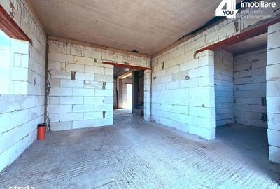 Casă cu 4 camere cu Teren 500 Mp în Zimandu Nou