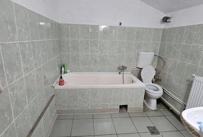 Casă cu 2 camere cu Teren 2500 Mp în Central - 8