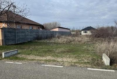 Teren de 690 mp, în Călugăreni