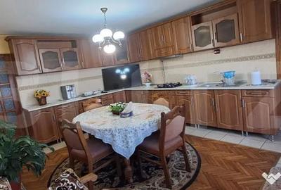 Casă cu 7 camere cu Teren 670 Mp în Dej - 9