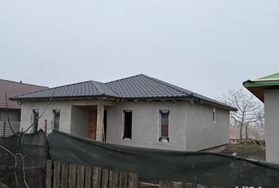 Casă în Golești - 3