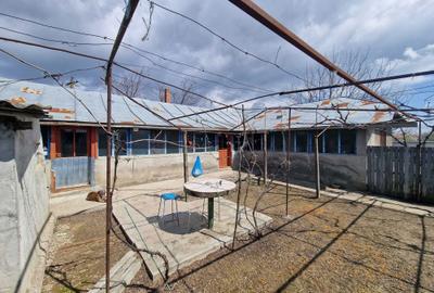 Casă cu 4 camere în Berteștii de Jos