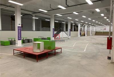 Spațiu comercial, de 1,500 mp, în Politehnica - 10