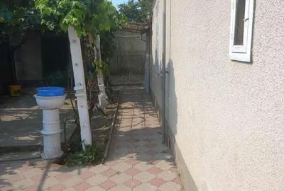Casă cu 4 camere cu Teren 100 Mp în Central - 10