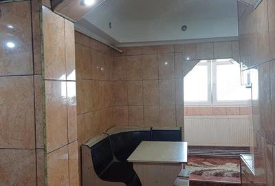 Apartament cu 3 camere decomandat în Central - 2