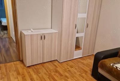 Apartament cu 3 camere semidecomandat, mobilat în Muncii