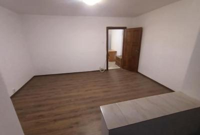 Garsonieră decomandată în Aradului