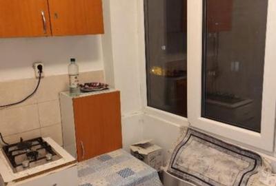 Apartament cu 2 camere decomandat în Km 5 - 1