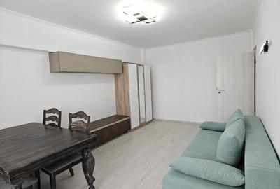 Garsonieră decomandată în 1 Mai - 1