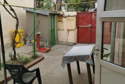 Casă cu 8 camere cu Canalizare în Central - 12