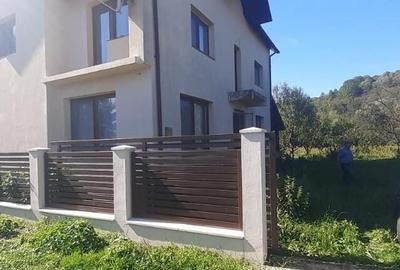 Gardani, casa cu etaj - 9