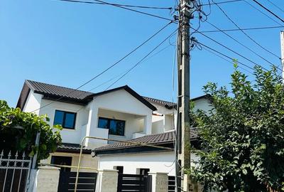 Casă cu 4 camere în Radu Negru - 1