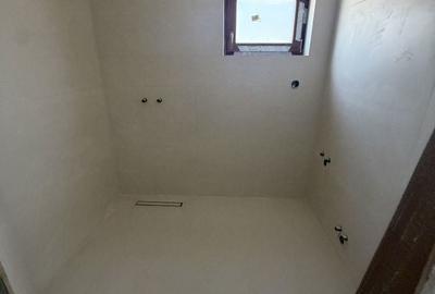 Casă cu 4 camere în Păulești