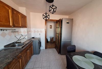 Apartament cu 3 camere decomandat, mobilat în Lipovei - 11