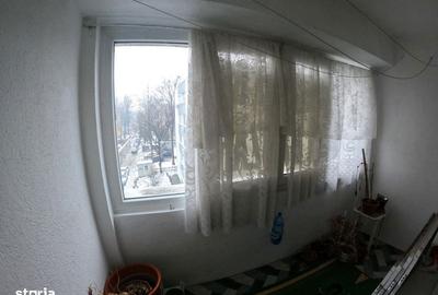 Apartament cu 3 camere decomandat în Uiești - 12