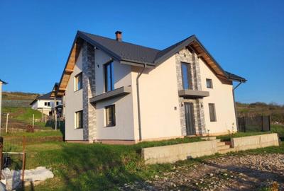 Casa noua 2024 ,Chicerea, aproape de ora? , 140 mp utili - 2